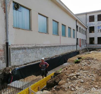 Na projektu »dozidava in rekonstrukcija objekta »vrtec in OŠ sinom Jenko-pš center« dela napredujejo po terminskem planu