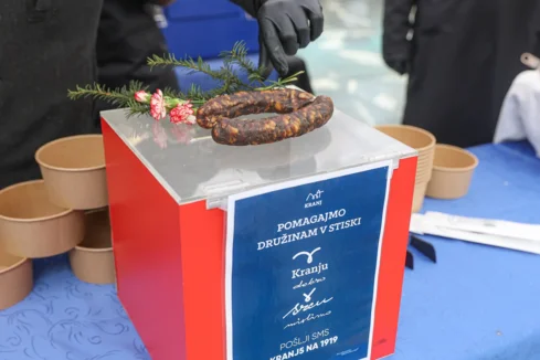 Dobrodelno kuhanje in bazar v Prešernem decembru