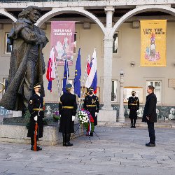 proslava pred Prešernovim spomenikom